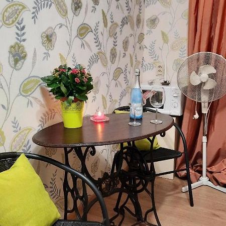Madlena Buduar Lägenhet Riga Exteriör bild
